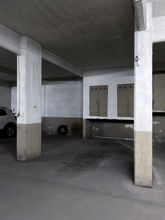 ¡Departamento de 2 Dormitorios + Habitacion de Servicio con Cochera en Venta - ¡A Solo U$D 80.000!