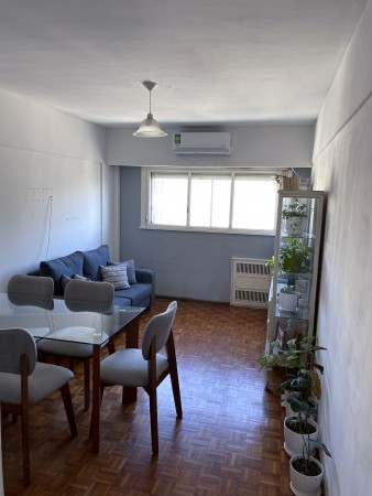 ¡Departamento de 2 Dormitorios + Habitacion de Servicio con Cochera en Venta - ¡A Solo U$D 80.000!