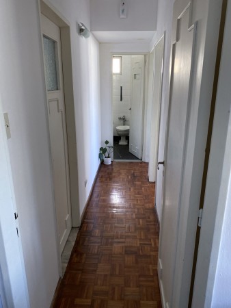 ¡Departamento de 2 Dormitorios + Habitacion de Servicio con Cochera en Venta - ¡A Solo U$D 80.000!