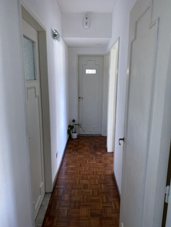 ¡Departamento de 2 Dormitorios + Habitacion de Servicio con Cochera en Venta - ¡A Solo U$D 80.000!