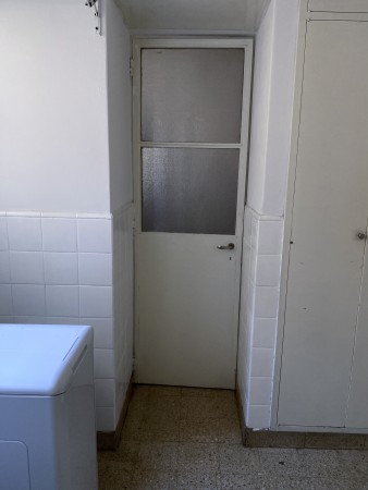 ¡Departamento de 2 Dormitorios + Habitacion de Servicio con Cochera en Venta - ¡A Solo U$D 80.000!