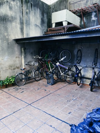 ¡Departamento de 2 Dormitorios + Habitacion de Servicio con Cochera en Venta - ¡A Solo U$D 80.000!