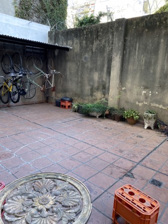 ¡Departamento de 2 Dormitorios + Habitacion de Servicio con Cochera en Venta - ¡A Solo U$D 80.000!