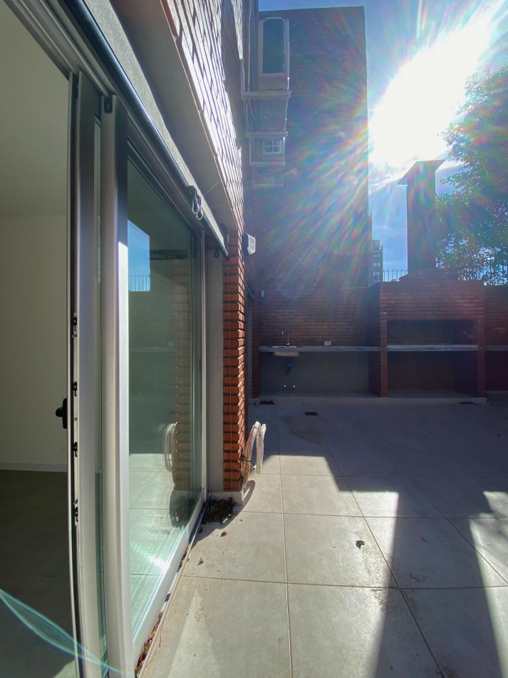 Venta | Departamento 1 Dormitorio con Enorme Patio Exclusivo con Parrillero | Ov Lagos 1269