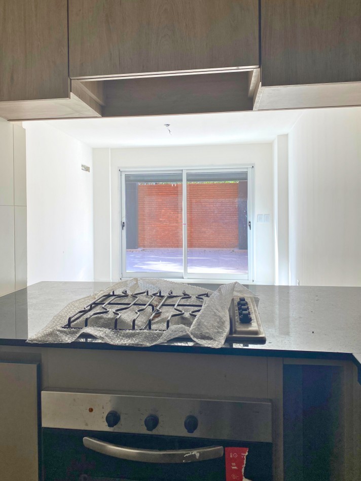 Venta | Departamento 1 Dormitorio con Enorme Patio Exclusivo con Parrillero | Ov Lagos 1269