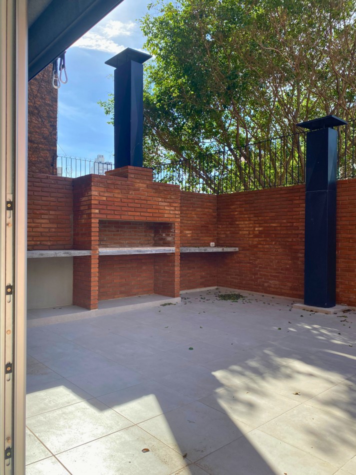 Venta | Departamento 1 Dormitorio con Enorme Patio Exclusivo con Parrillero | Ov Lagos 1269