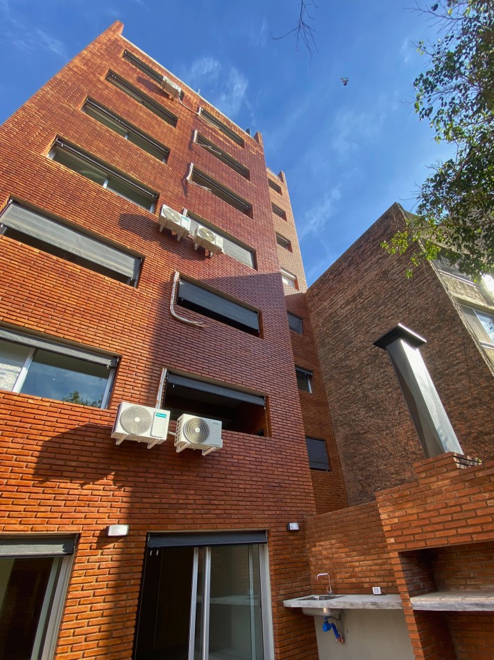 Venta | Departamento 1 Dormitorio con Enorme Patio Exclusivo con Parrillero | Ov Lagos 1269