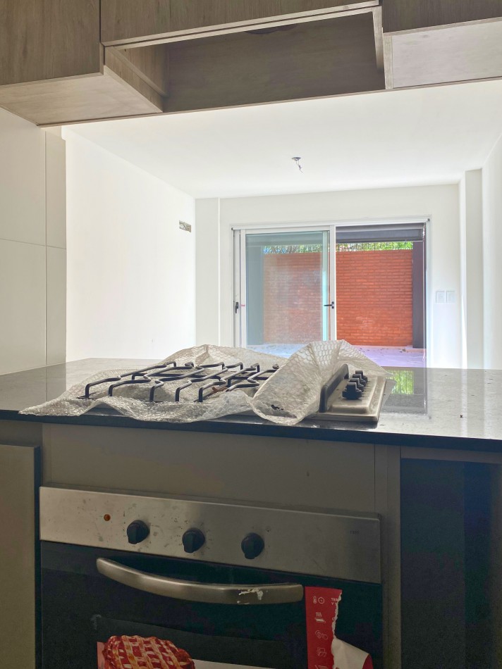 Venta | Departamento 1 Dormitorio con Enorme Patio Exclusivo con Parrillero | Ov Lagos 1269