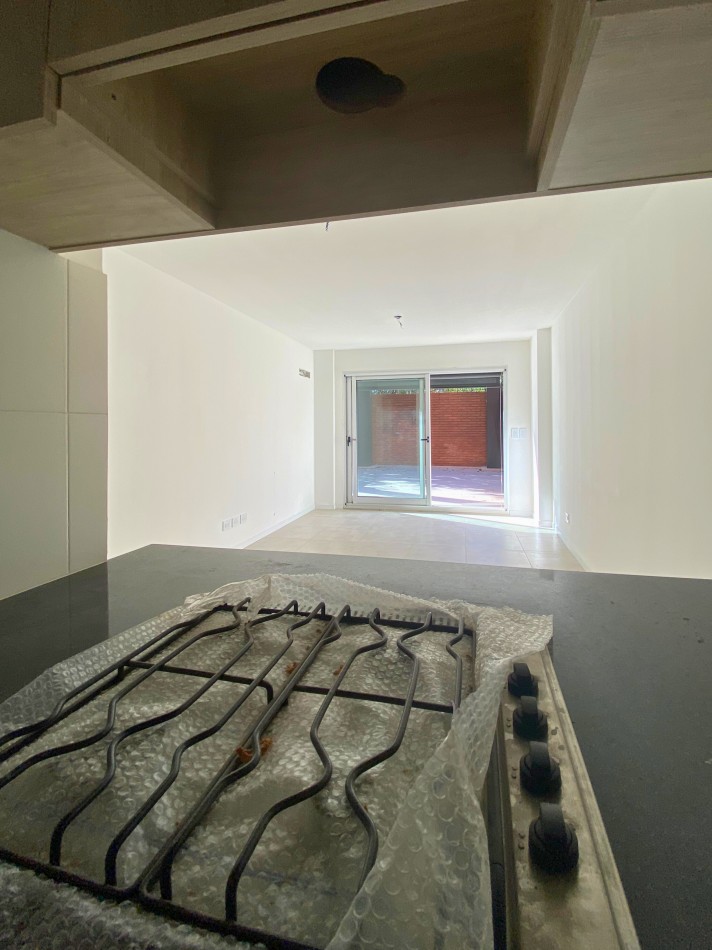 Venta | Departamento 1 Dormitorio con Enorme Patio Exclusivo con Parrillero | Ov Lagos 1269