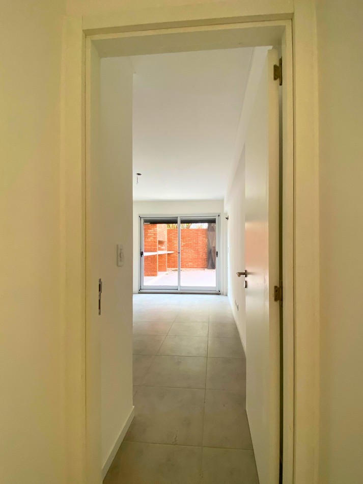 Venta | Departamento 1 Dormitorio con Enorme Patio Exclusivo con Parrillero | Ov Lagos 1269