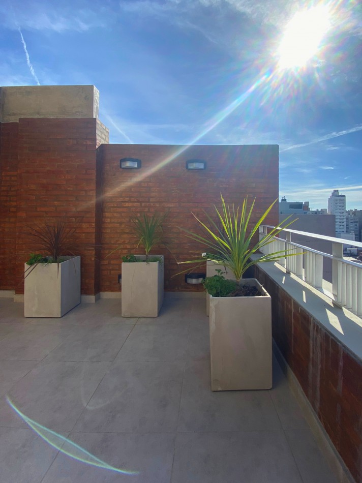 Venta | Departamento 1 Dormitorio con Enorme Patio Exclusivo con Parrillero | Ov Lagos 1269