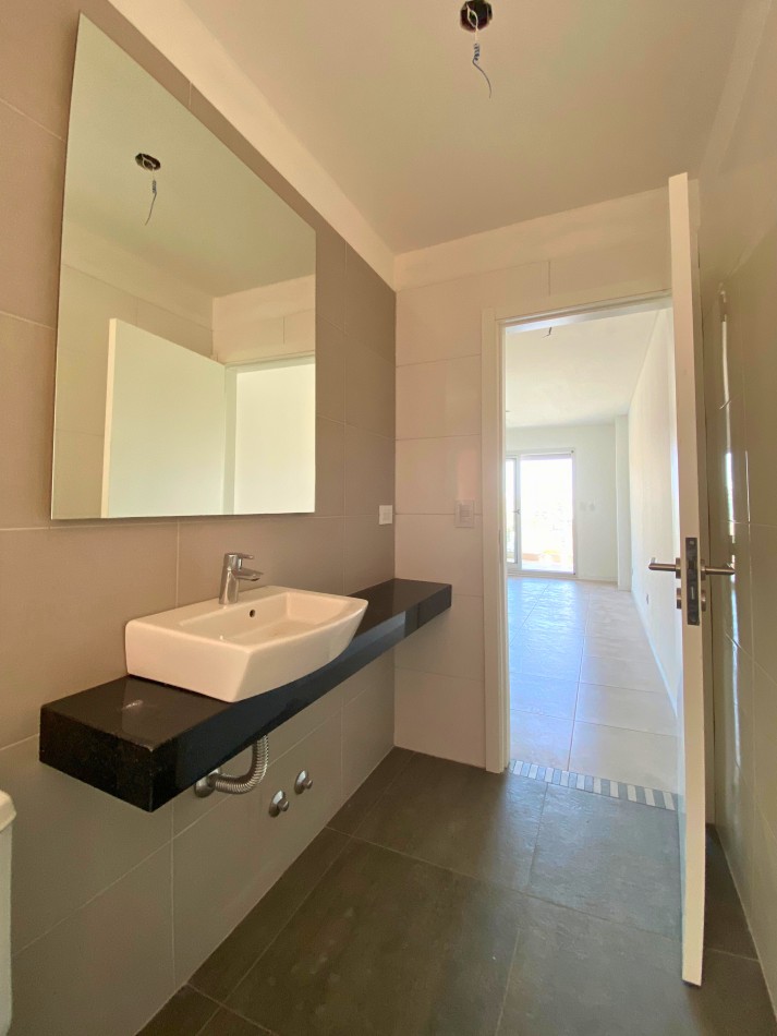 Venta | Semipiso 2 Dormitorios con Terraza y Parrillero | Ov Lagos 1261