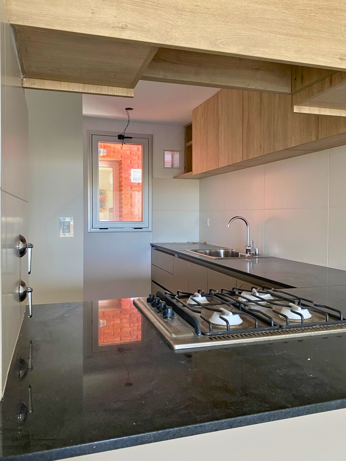 Venta | Semipiso 2 Dormitorios con Terraza y Parrillero | Ov Lagos 1261