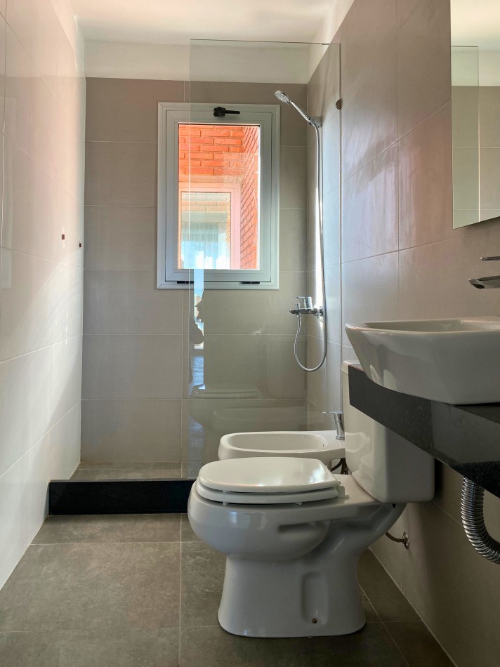 Venta | Semipiso 2 Dormitorios con Terraza y Parrillero | Ov Lagos 1261