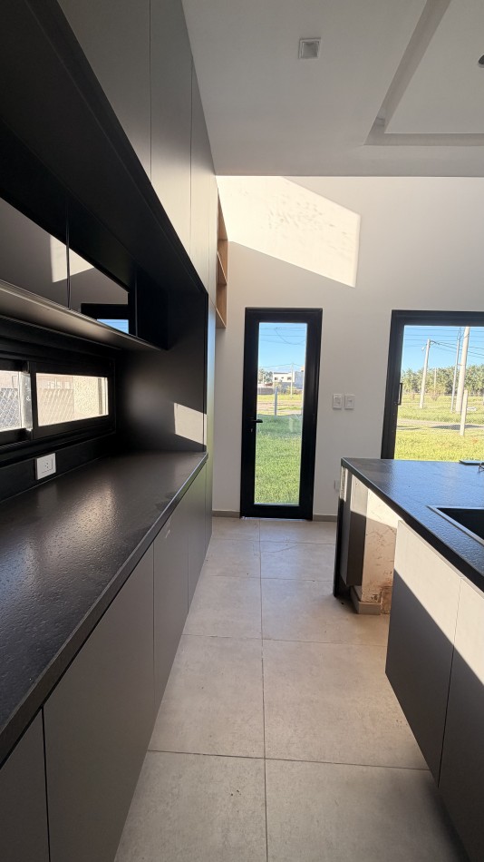 VENTA | VIVIENDA CON JARDIN | PUEBLO ESTHER