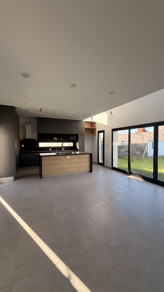 VENTA | VIVIENDA CON JARDIN | PUEBLO ESTHER