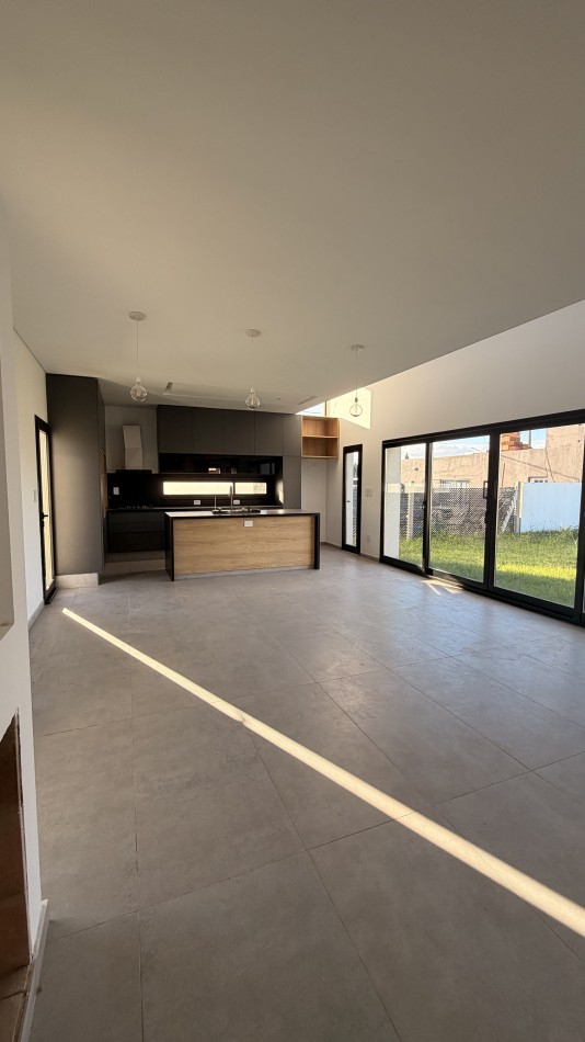 VENTA | VIVIENDA CON JARDIN | PUEBLO ESTHER