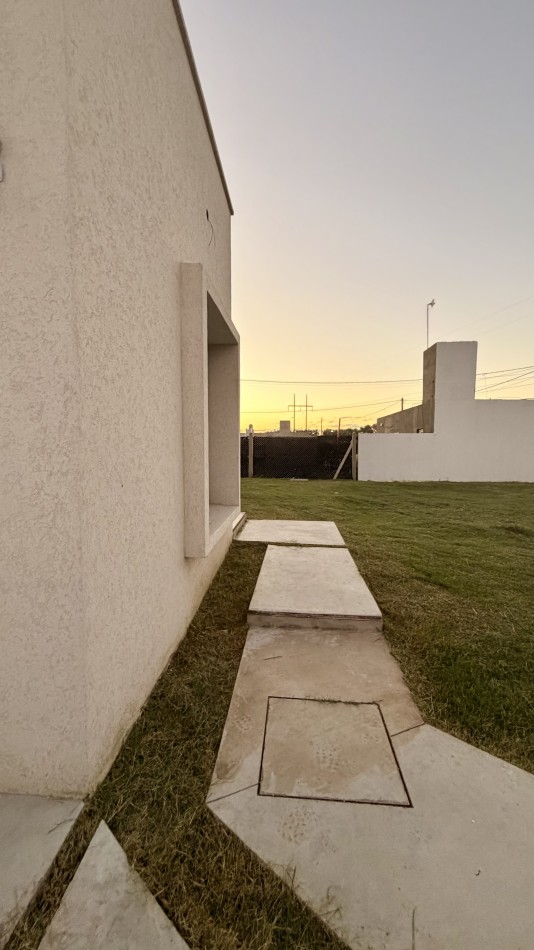 VENTA | VIVIENDA CON JARDIN | PUEBLO ESTHER