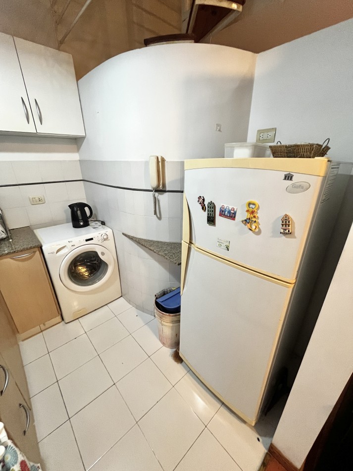 VENTA | 2 HABITACIONES + COMODIN | 3 DE FEBRERO 66