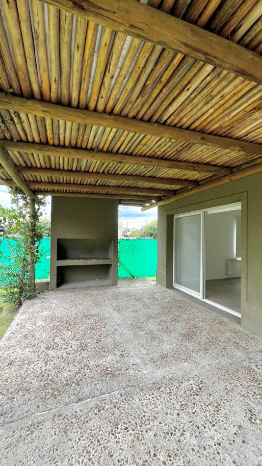 ALQUILER | CASA 3 HABITACIONES | SANTA COLOMA 9094